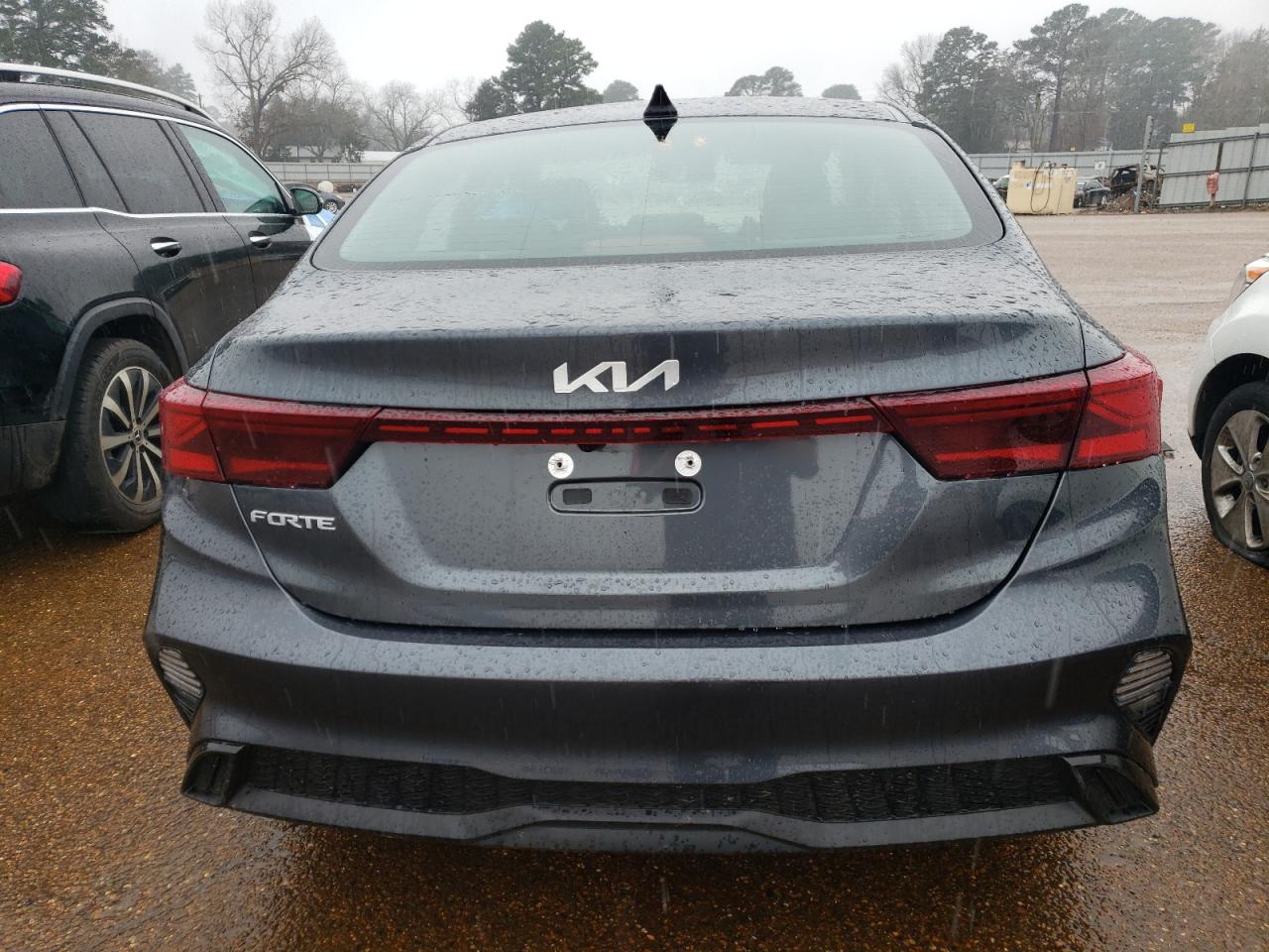 2024 KIA Forte VIN 3KPF24AD2RE811994 Copart auction photo, front end damage thumbnail 6
