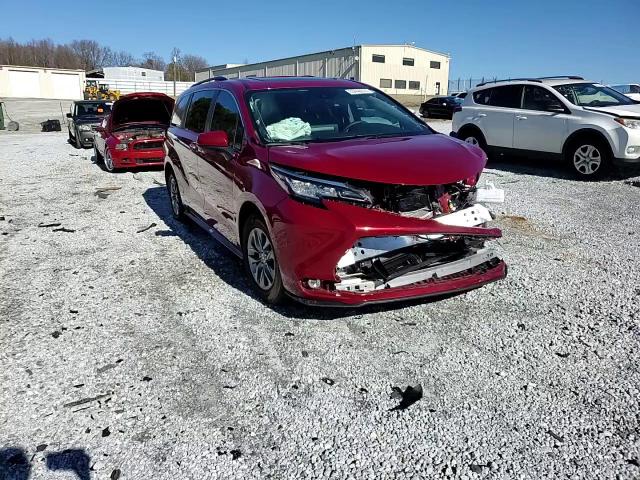 2022 Toyota Sienna VIN 5TDYRKEC8NS130037 Copart auction photo, front end / minor dent/scratches damage thumbnail 12