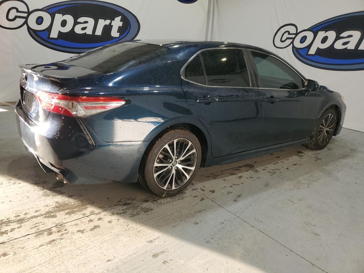 2018 Toyota Camry VIN 4T1B11HK6JU615269 Copart auction photo, front end damage thumbnail 3
