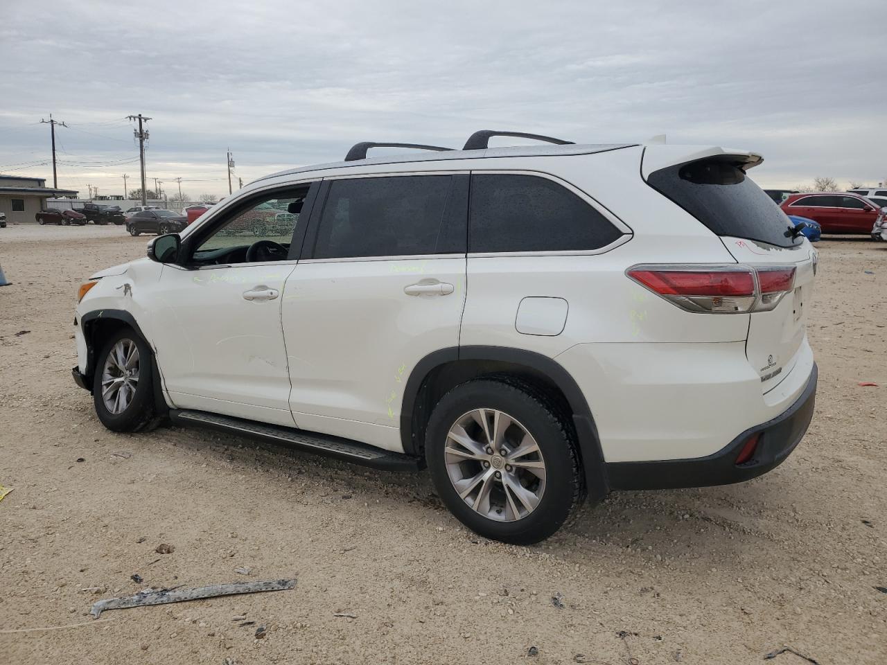 2015 Toyota Highlander VIN 5TDKKRFH4FS053424 Copart auction photo, front end damage thumbnail 2