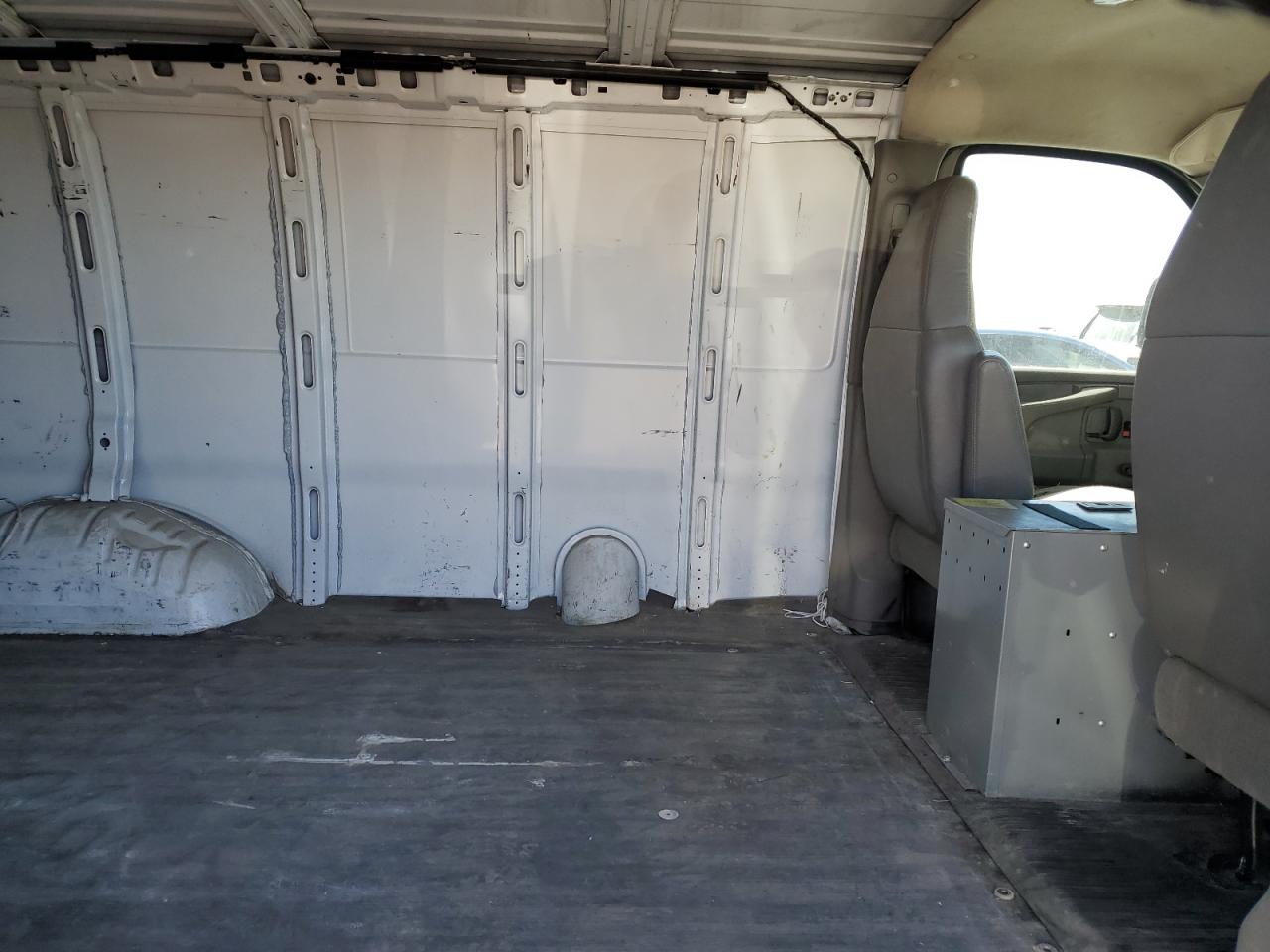 2009 Chevrolet Express VIN 1GCGG25C391130564 Copart auction photo, front end damage thumbnail 11