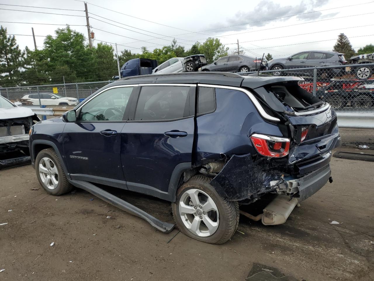 2019 Jeep Compass VIN 3C4NJDBB4KT690432 Copart auction photo, rear end damage thumbnail 2