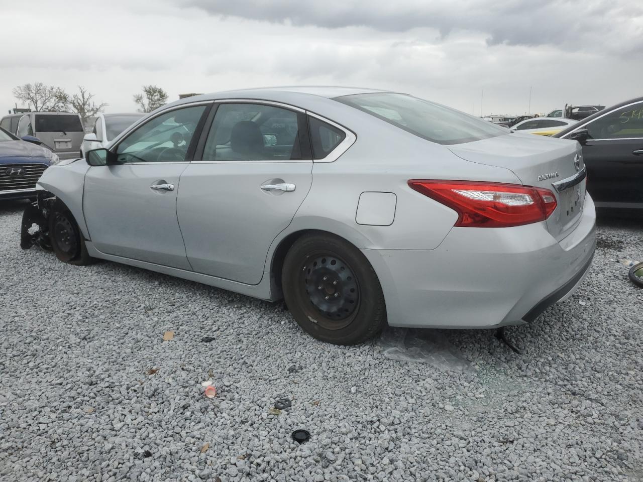 2017 Nissan Altima VIN 1N4AL3APXHN320441 Copart auction photo, front end / side damage thumbnail 2