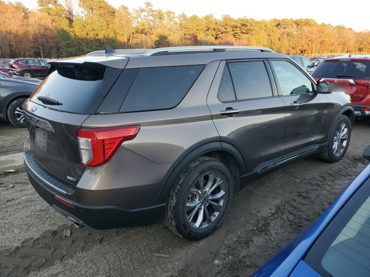 2021 Ford Explorer VIN 1FMSK8FH7MGB52462 Copart auction photo, minor dent/scratches damage thumbnail 3