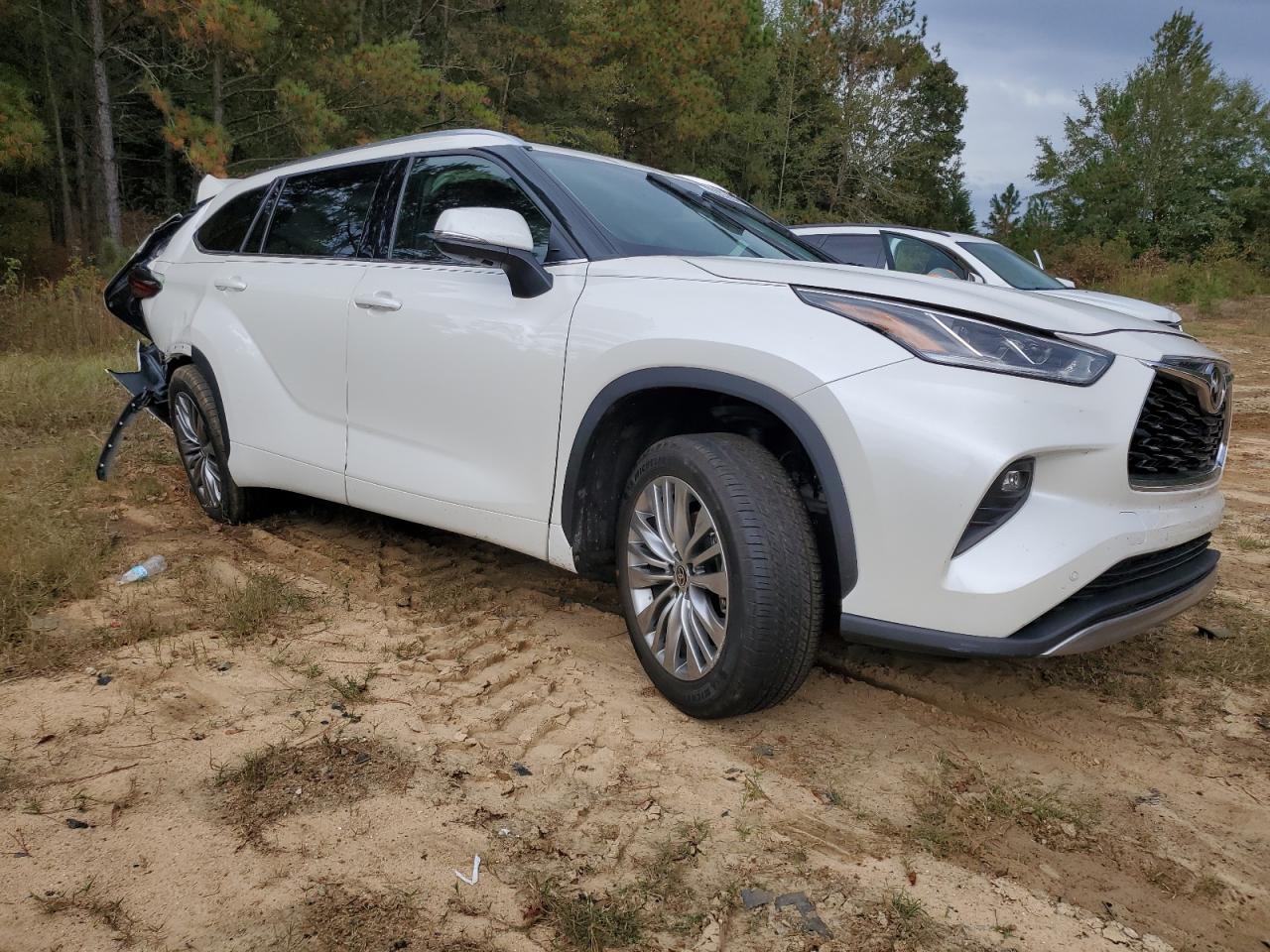 2021 Toyota Highlander VIN 5TDFZRAH1MS046111 Copart auction photo, all over damage thumbnail 4