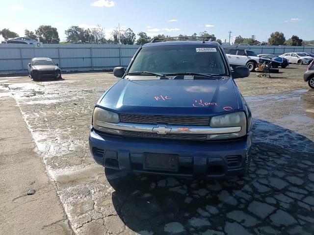 2005 Chevrolet TrailBlazer VIN 1GNDS13S952316353 Copart auction photo, side / front end damage thumbnail 12