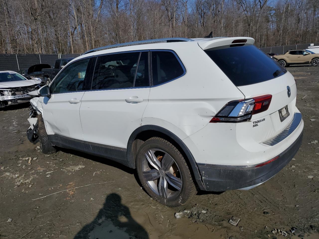 2019 Volkswagen Tiguan VIN 3VV4B7AX0KM109799 Copart auction photo, front end / side damage thumbnail 2