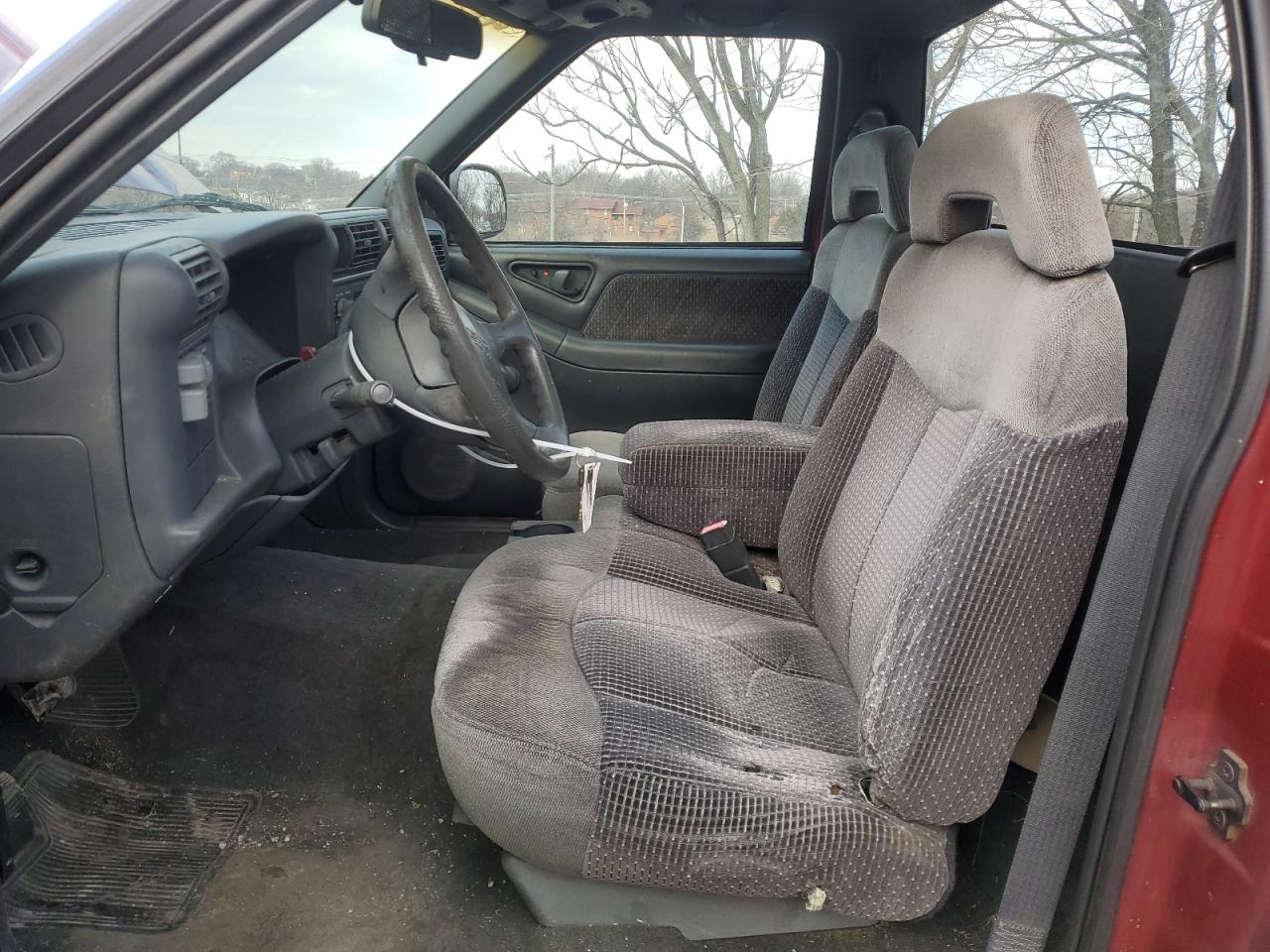 1997 GMC Sonoma VIN 1GTCS14X5V8503746 Copart auction photo, rear end damage thumbnail 7