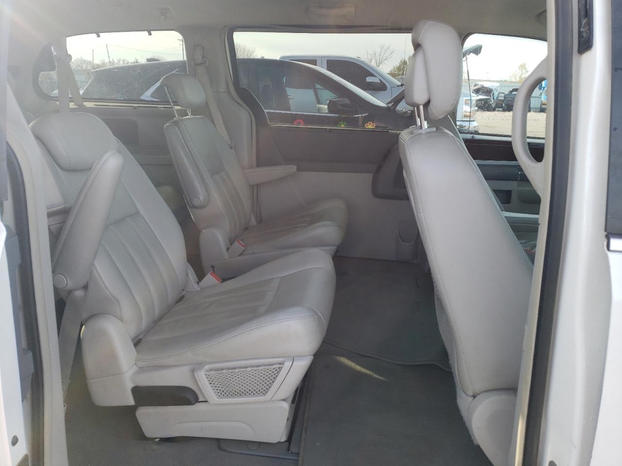2010 Chrysler Town & Country VIN 2A4RR5DX3AR329603 Copart auction photo, front end / side damage thumbnail 11