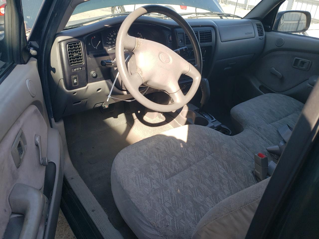 2002 Toyota Tacoma VIN 5TENM92N12Z880894 Copart auction photo, front end damage thumbnail 8