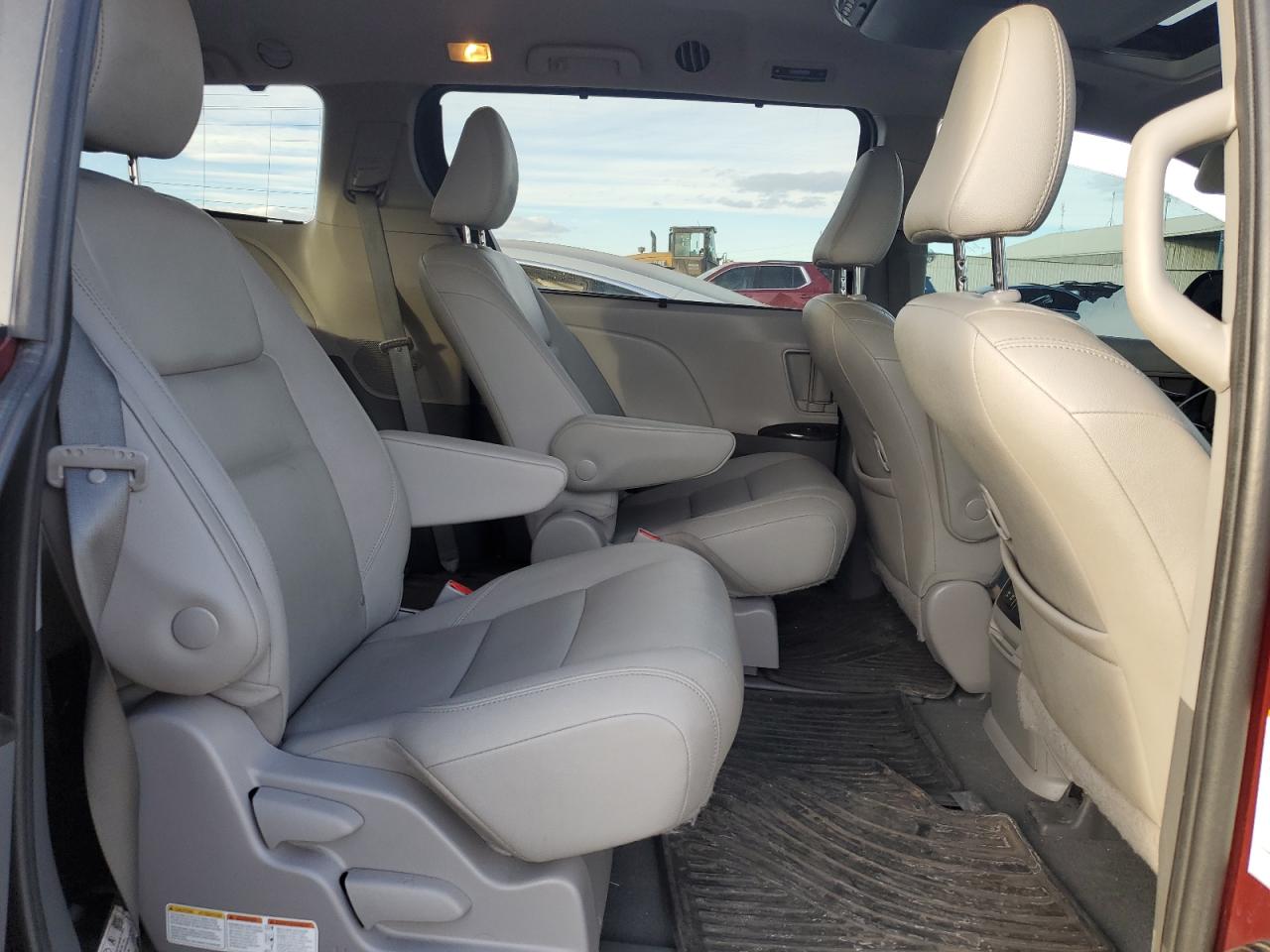 2020 Toyota Sienna VIN 5TDDZ3DC2LS243324 Copart auction photo, rear end damage thumbnail 11