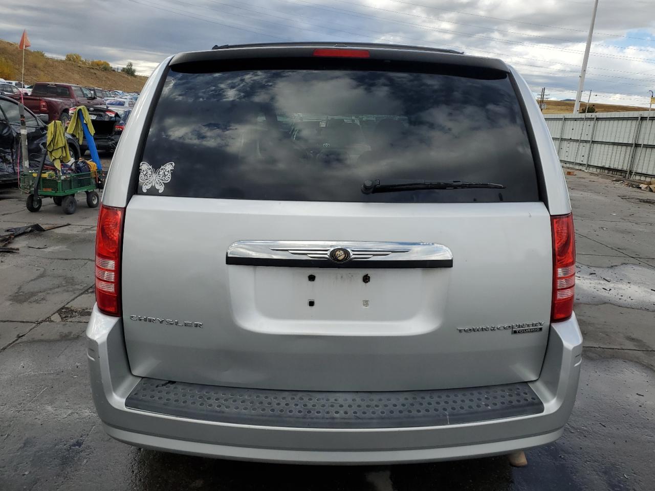 2010 Chrysler Town & Country VIN 2A4RR5D1XAR289144 Copart auction photo, front end / side damage thumbnail 6