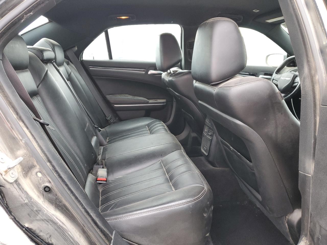 2019 Chrysler 300 VIN 2C3CCABGXKH682862 Copart auction photo, front end damage thumbnail 10