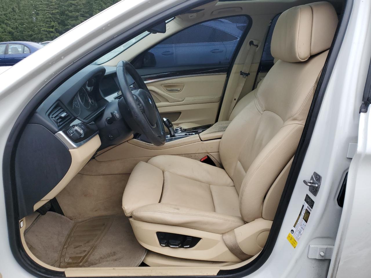 2011 BMW 5er VIN WBAFR7C59BC801329 Copart auction photo, front end / minor dent/scratches damage thumbnail 7