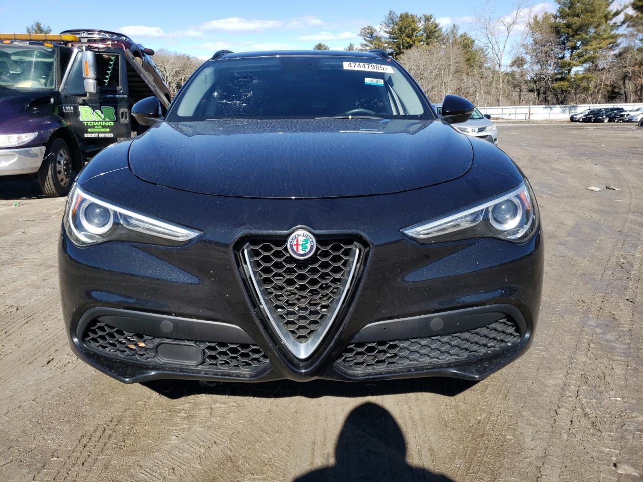 2018 Alfa Romeo Stelvio VIN ZASFAKPN4J7B87148 Copart auction photo, minor dent/scratches damage thumbnail 5
