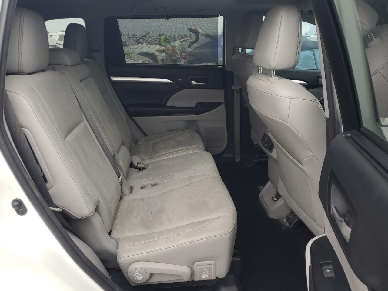 2018 Toyota Highlander VIN 5TDKZRFH8JS280104 Copart auction photo, water/flood damage thumbnail 11