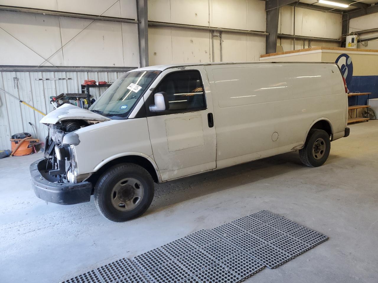 2011 Chevrolet Express VIN 1GCWGGFA7B1102620 - Copart auction photo