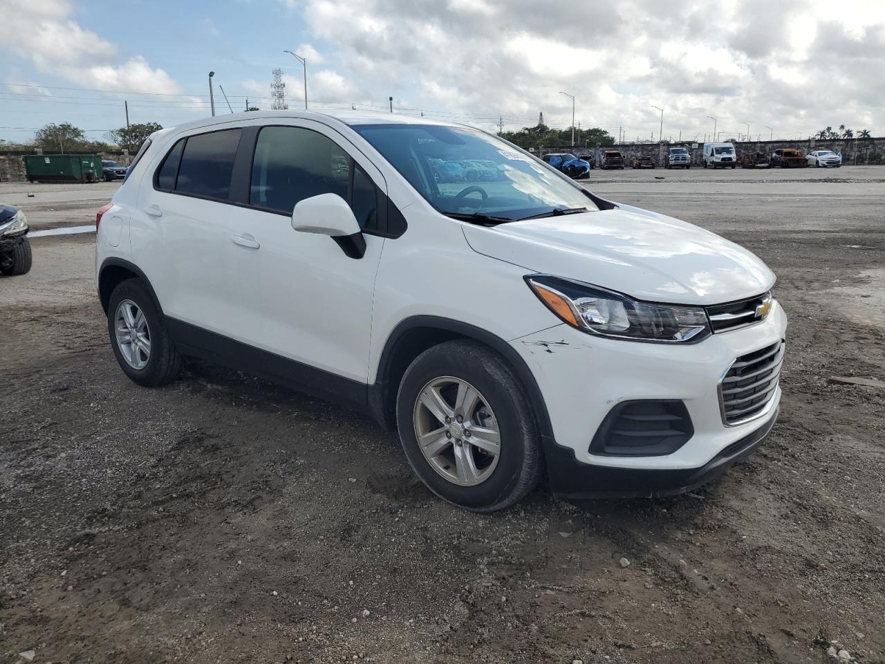 2022 Chevrolet Trax VIN KL7CJKSM7NB525443 Copart auction photo, front end damage thumbnail 4