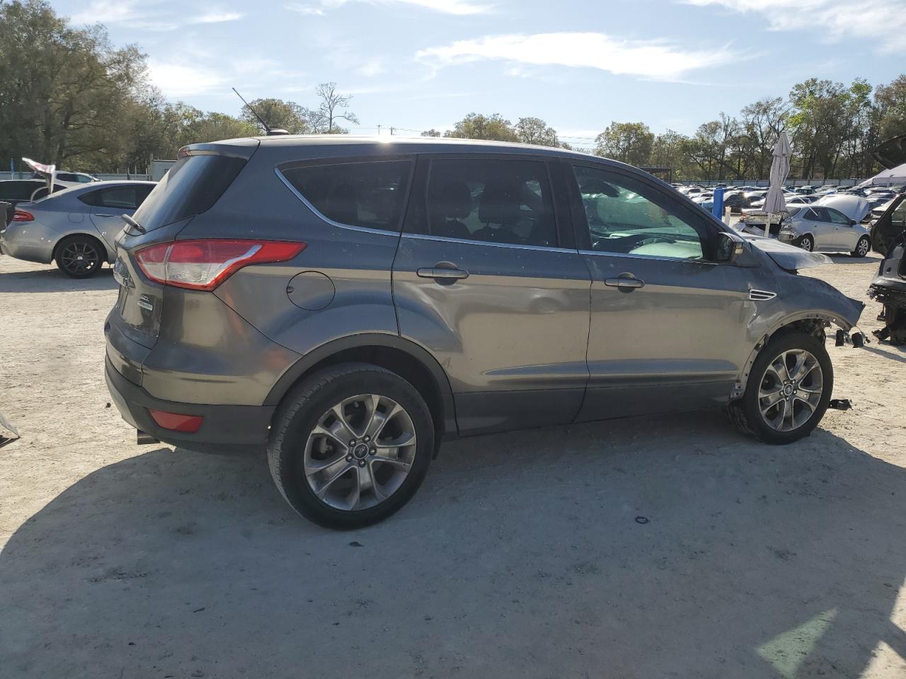 2013 Ford Escape VIN 1FMCU0HX3DUB71130 Copart auction photo, front end / minor dent/scratches damage thumbnail 3