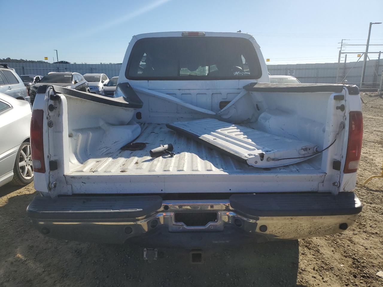2004 Ford F250 VIN 1FTNX21P24ED30417 Copart auction photo, all over damage thumbnail 6