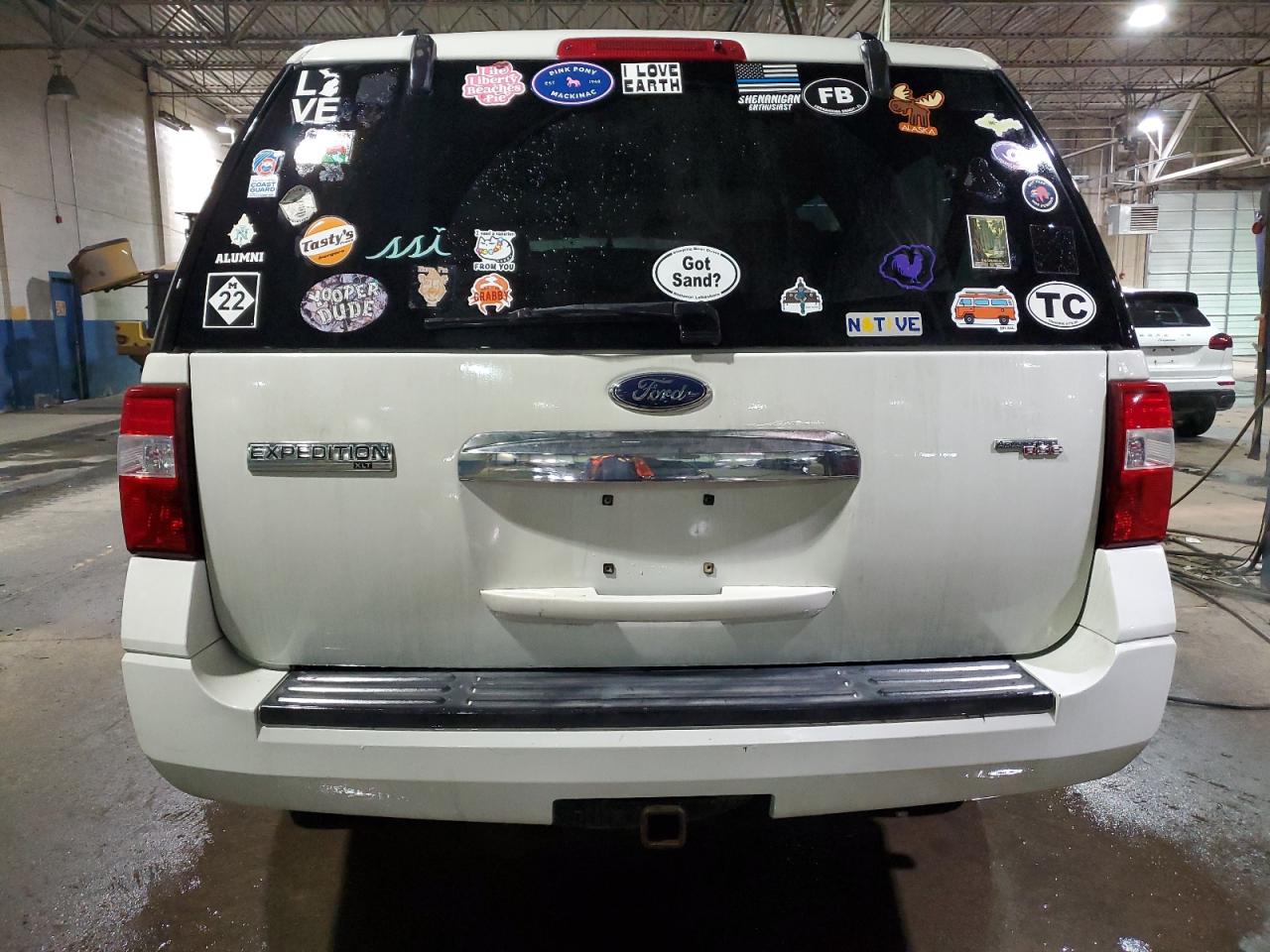 2008 Ford Expedition VIN 1FMFU16588LA45393 Copart auction photo, front end / side damage thumbnail 6