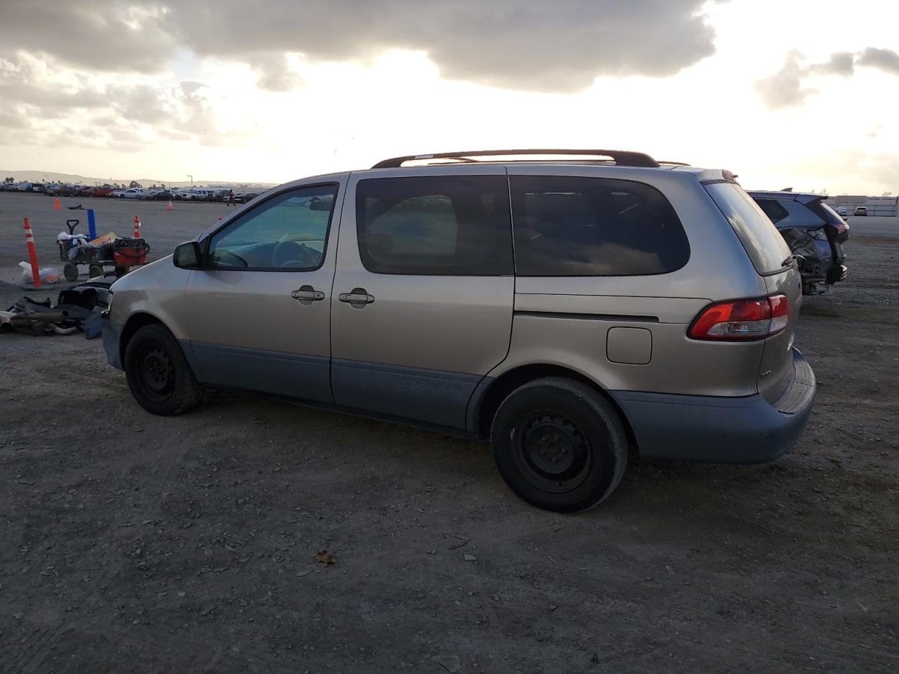 2003 Toyota Sienna VIN 4T3ZF19C43U508786 Copart auction photo, front end / rear end damage thumbnail 2