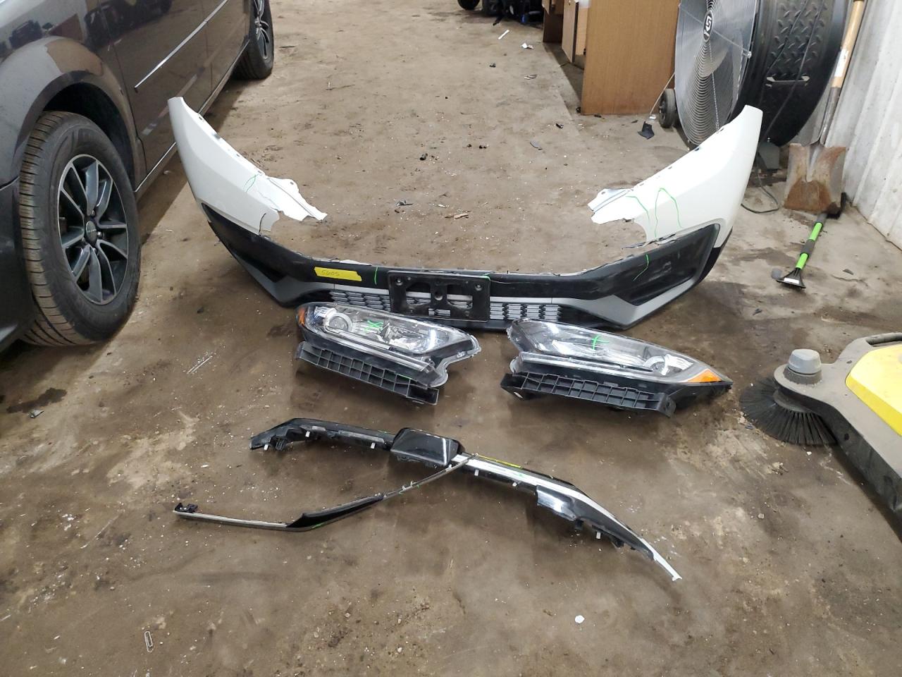 2021 Honda CR-V VIN 2HKRW2H54MH684657 Copart auction photo, front end damage thumbnail 15