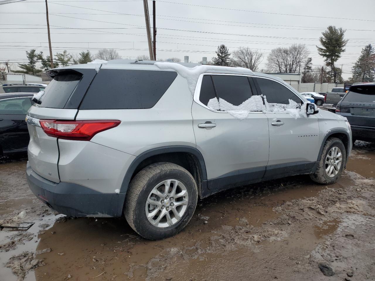 2018 Chevrolet Traverse VIN 1GNERGKW2JJ231832 Copart auction photo, rear end / side damage thumbnail 3