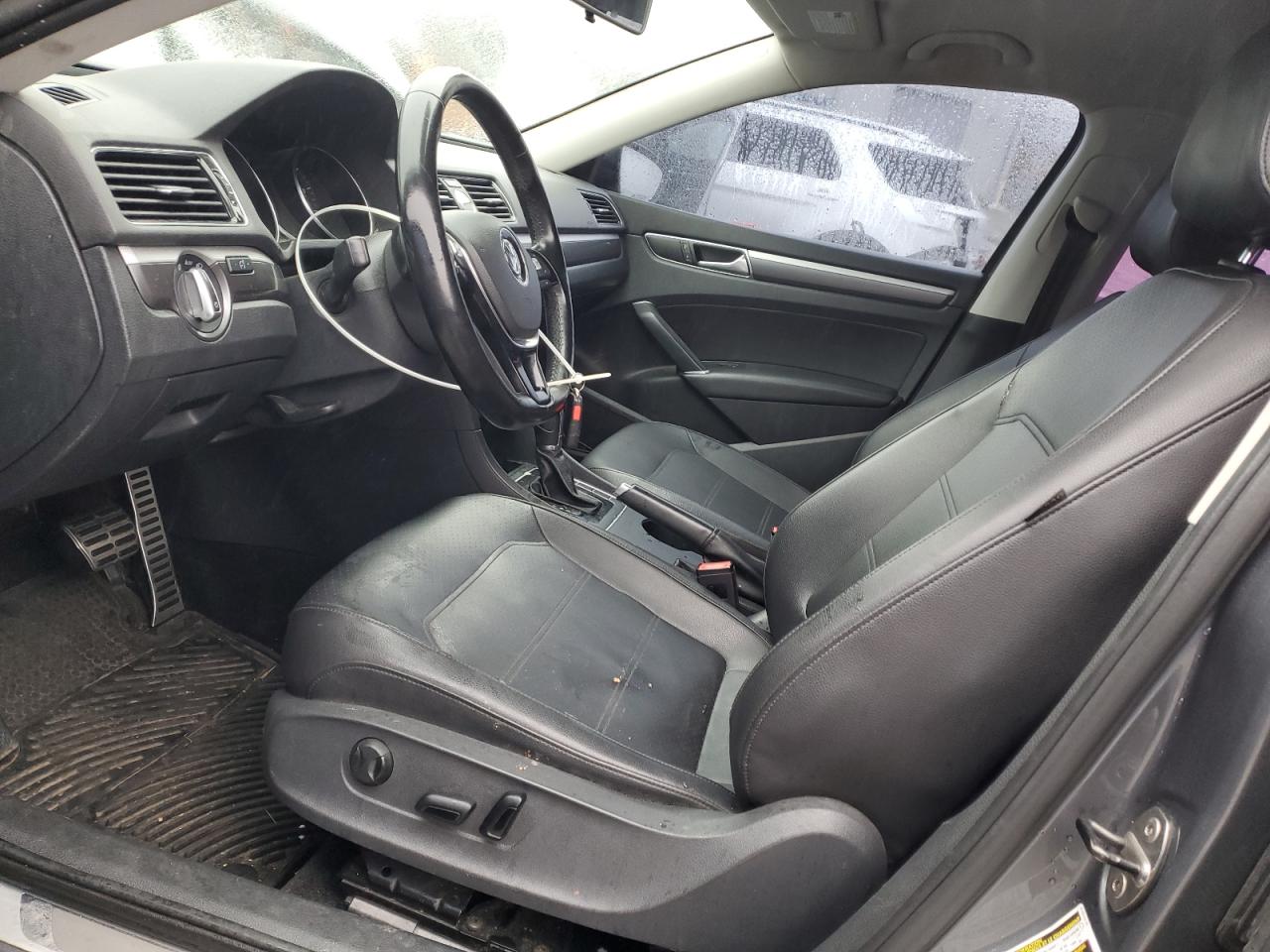2017 Volkswagen Passat VIN 1VWDT7A35HC069493 Copart auction photo, rear end damage thumbnail 7