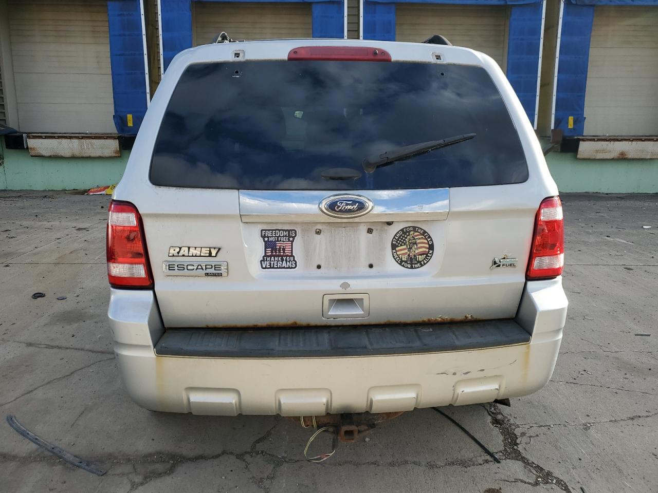 2011 Ford Escape VIN 1FMCU9EG0BKB12196 Copart auction photo, minor dent/scratches damage thumbnail 6