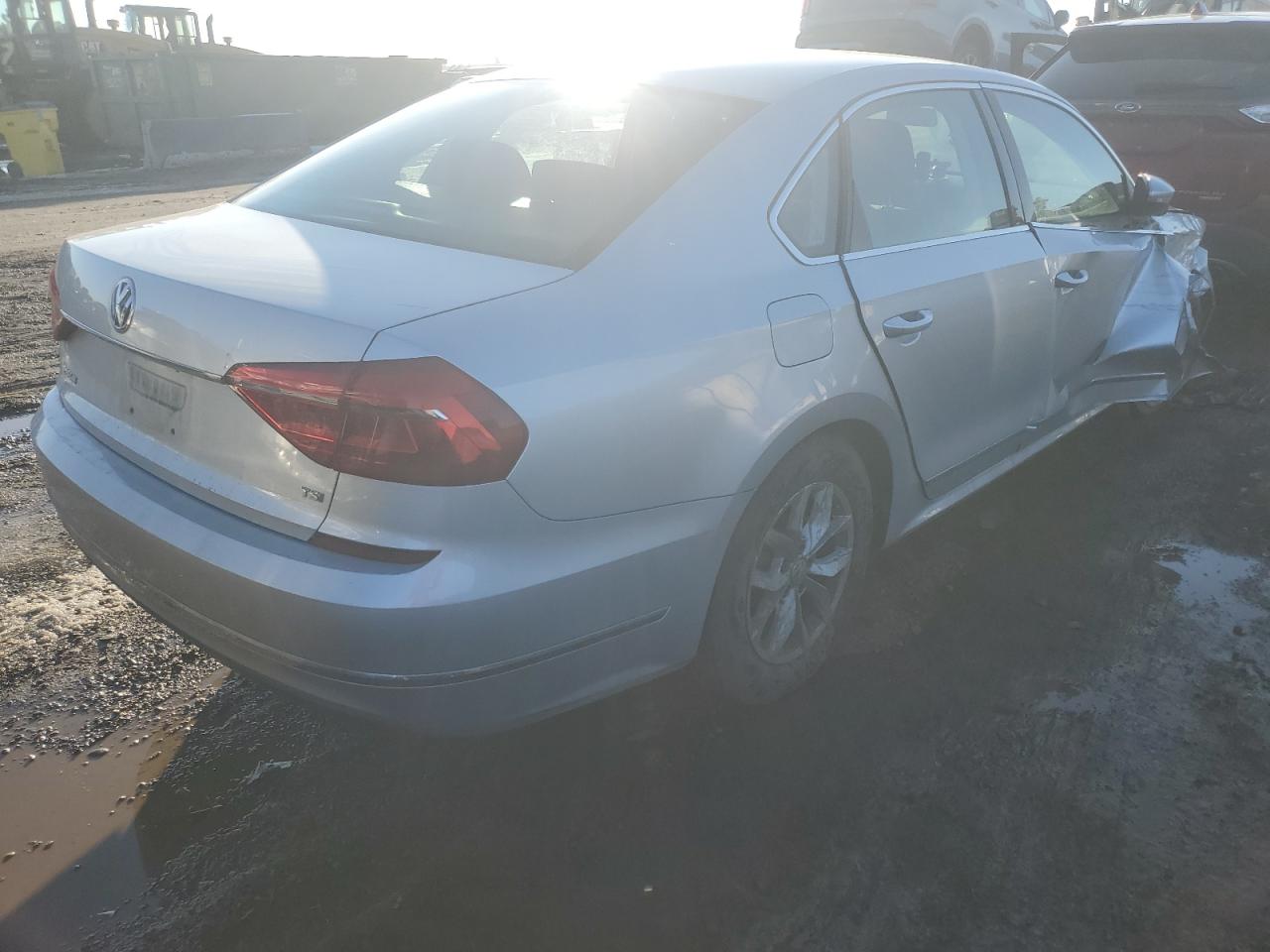 2016 Volkswagen Passat VIN 1VWAS7A36GC040752 Copart auction photo, side / front end damage thumbnail 3
