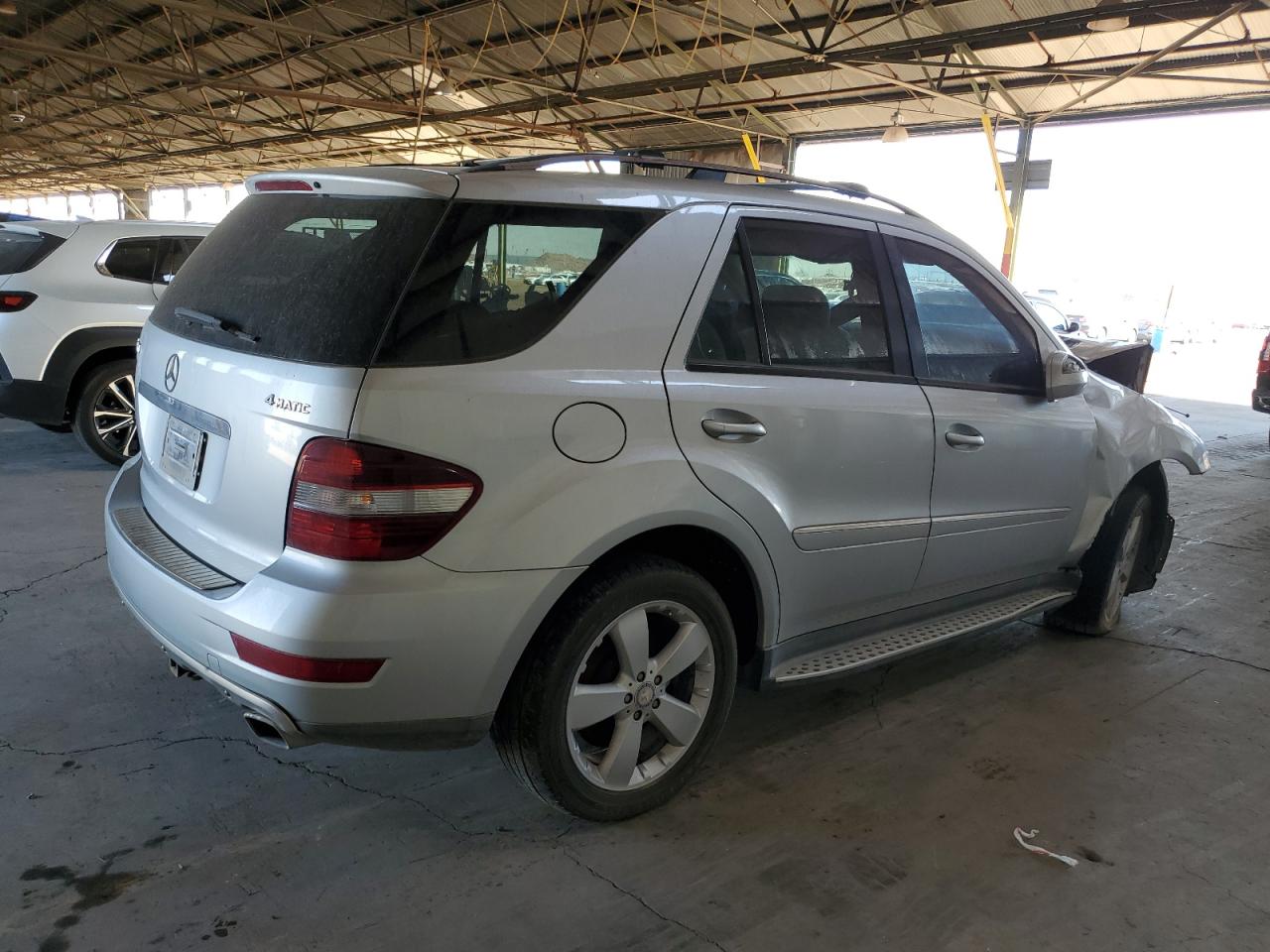 2009 Mercedes-Benz M-klasse VIN 4JGBB86E09A475364 Copart auction photo, front end damage thumbnail 3