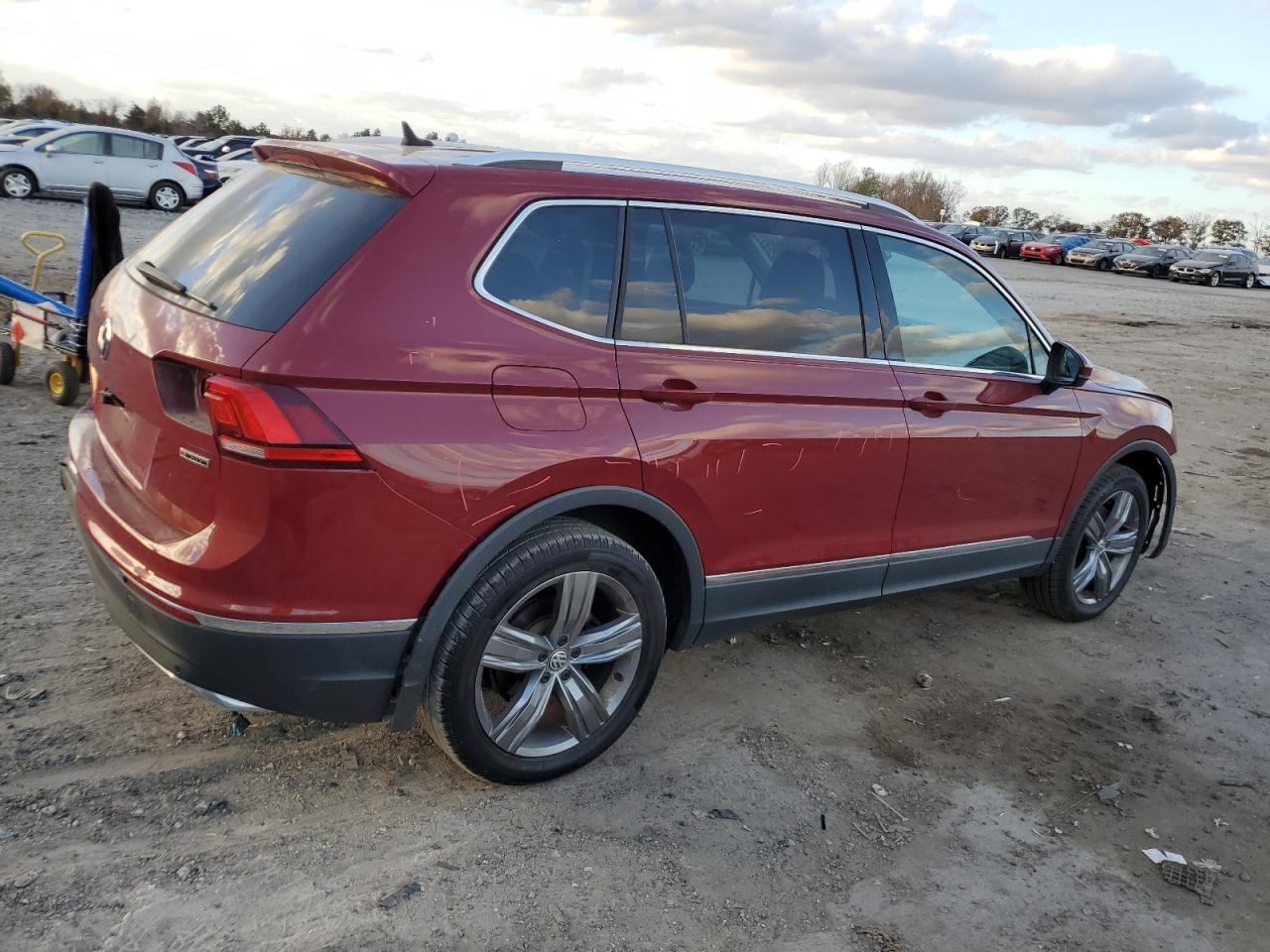 2020 Volkswagen Tiguan VIN 3VV2B7AX8LM038280 Copart auction photo, front end / rear end damage thumbnail 3
