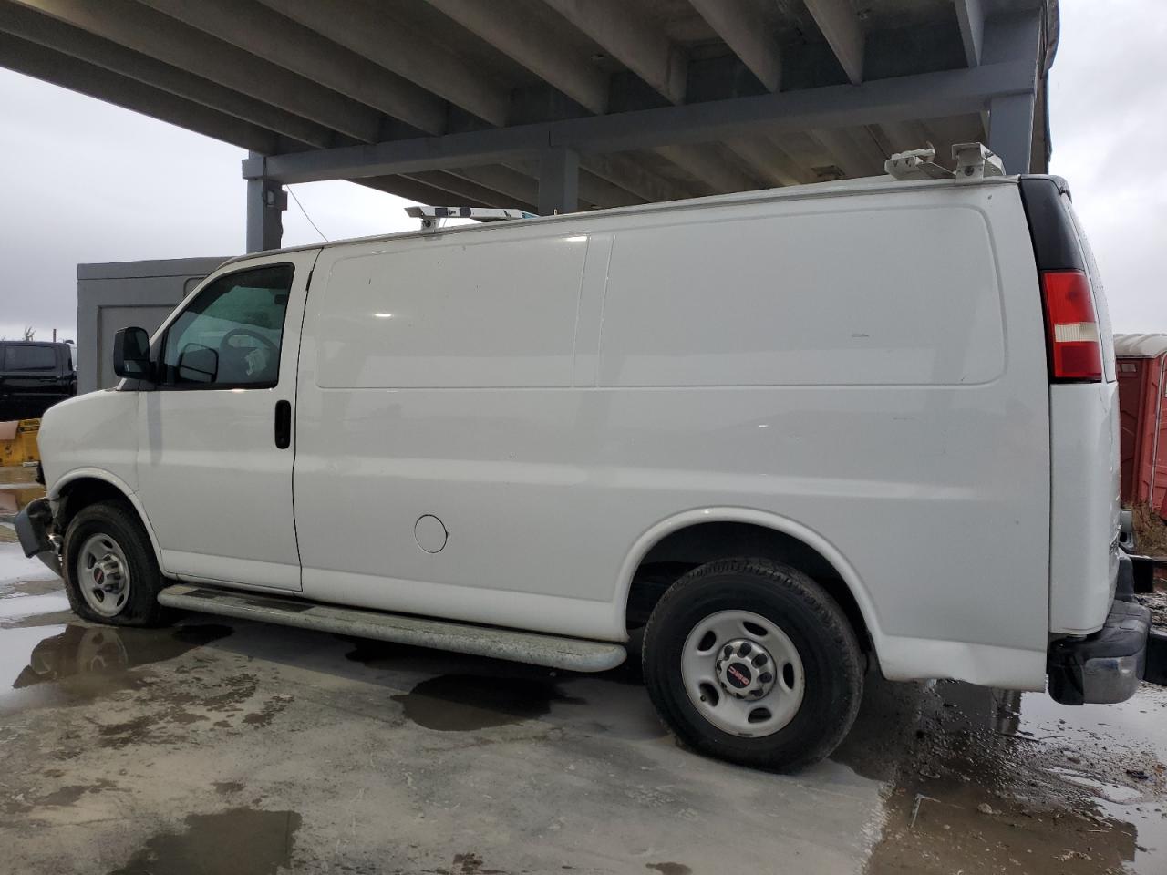 2014 GMC Savana VIN 1GTW7FCA9E1908459 Copart auction photo, front end / minor dent/scratches damage thumbnail 2