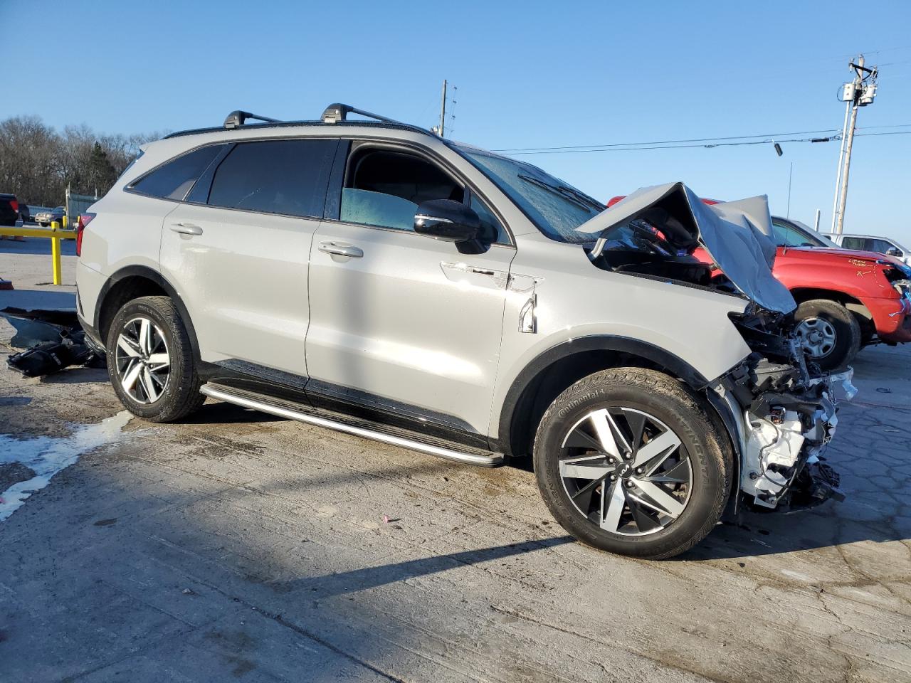 2022 KIA Sorento VIN 5XYRH4LFXNG158337 Copart auction photo, all over damage thumbnail 4