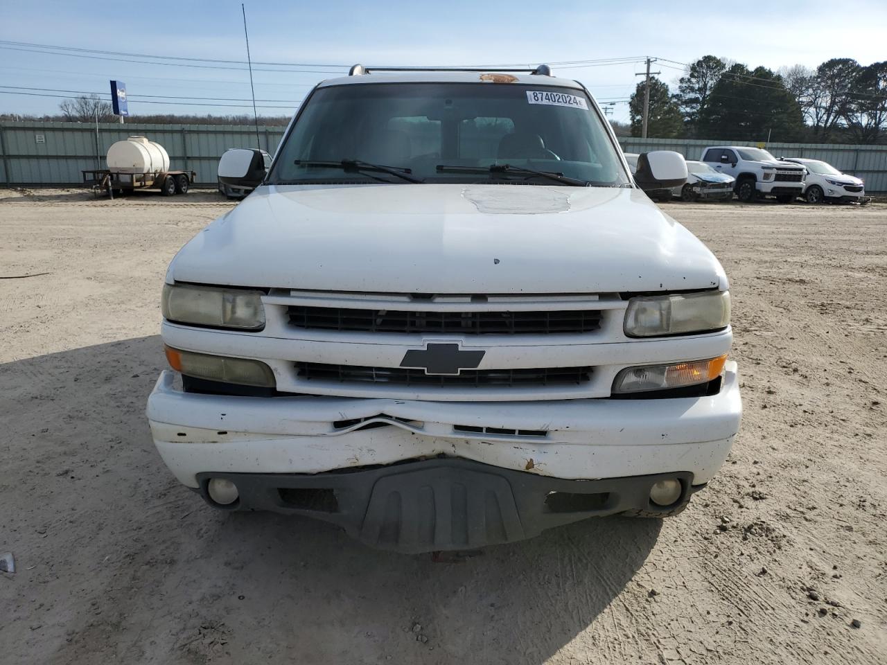 2001 Chevrolet Tahoe VIN 1GNEK13T21R205772 Copart auction photo, all over damage thumbnail 5