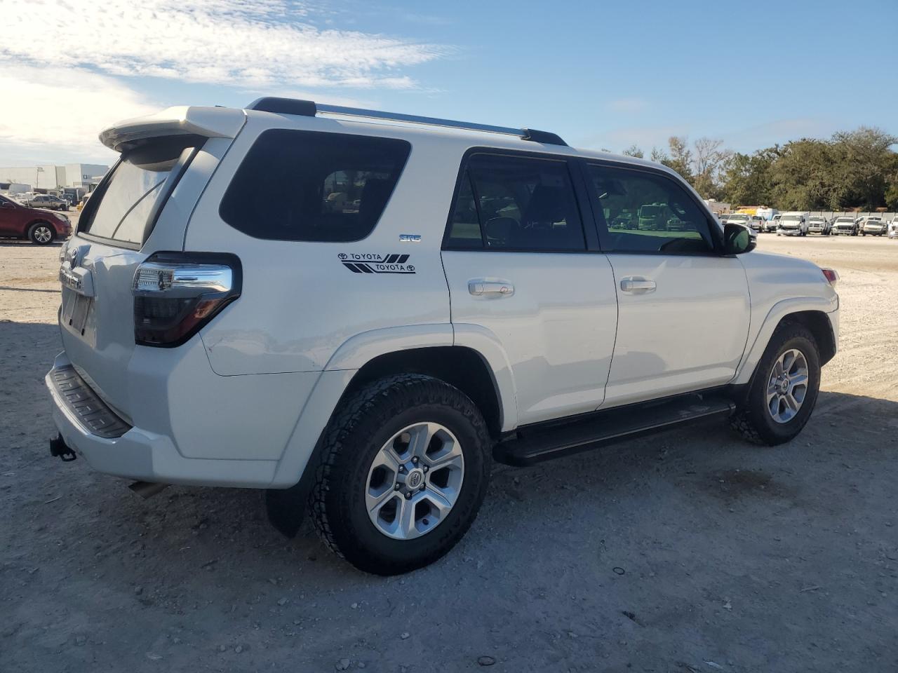 2021 Toyota 4Runner VIN JTEFU5JR5M5232543 Copart auction photo, front end damage thumbnail 3