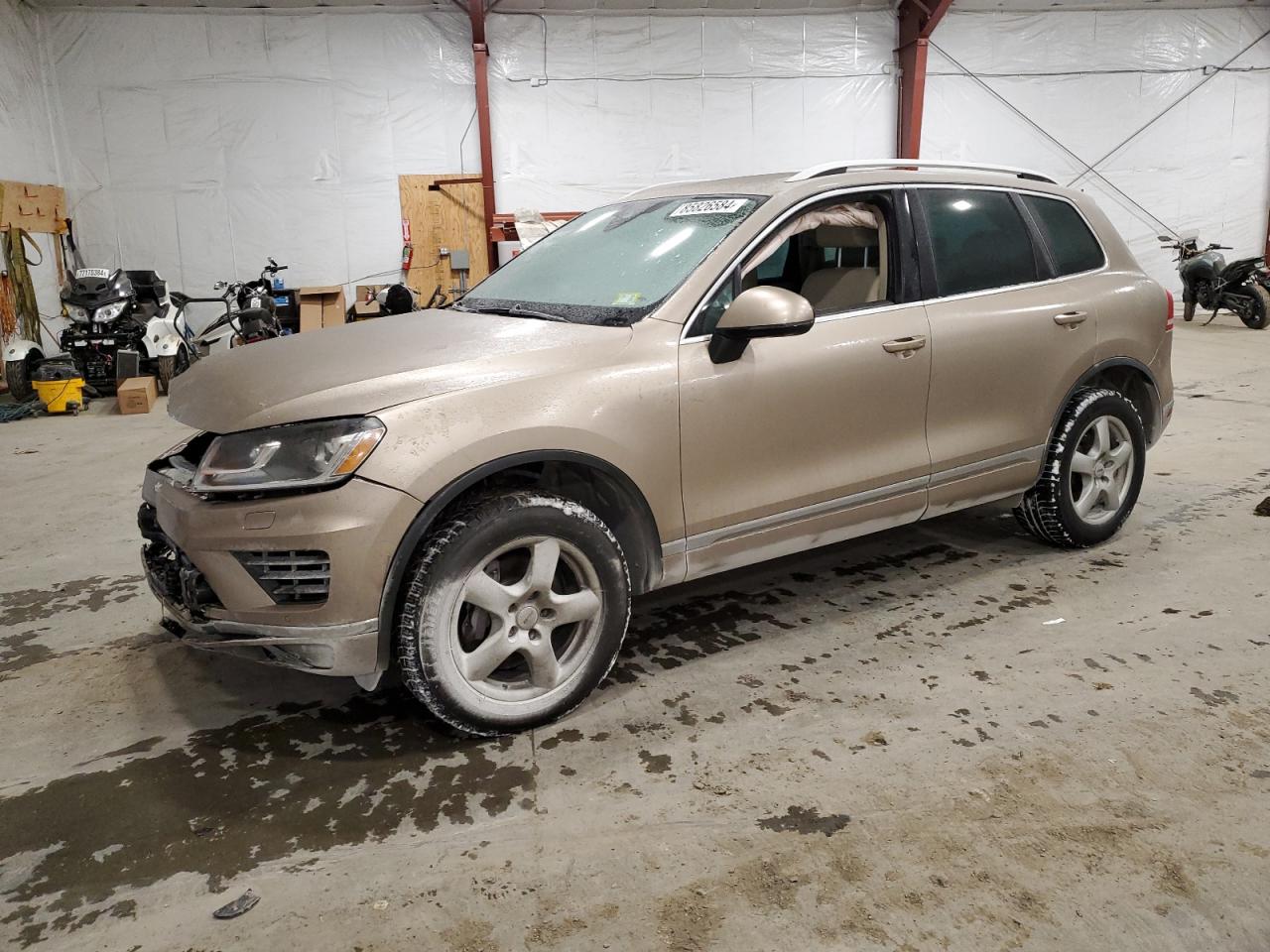 2016 Volkswagen Touareg VIN WVGEF9BP3GD010197