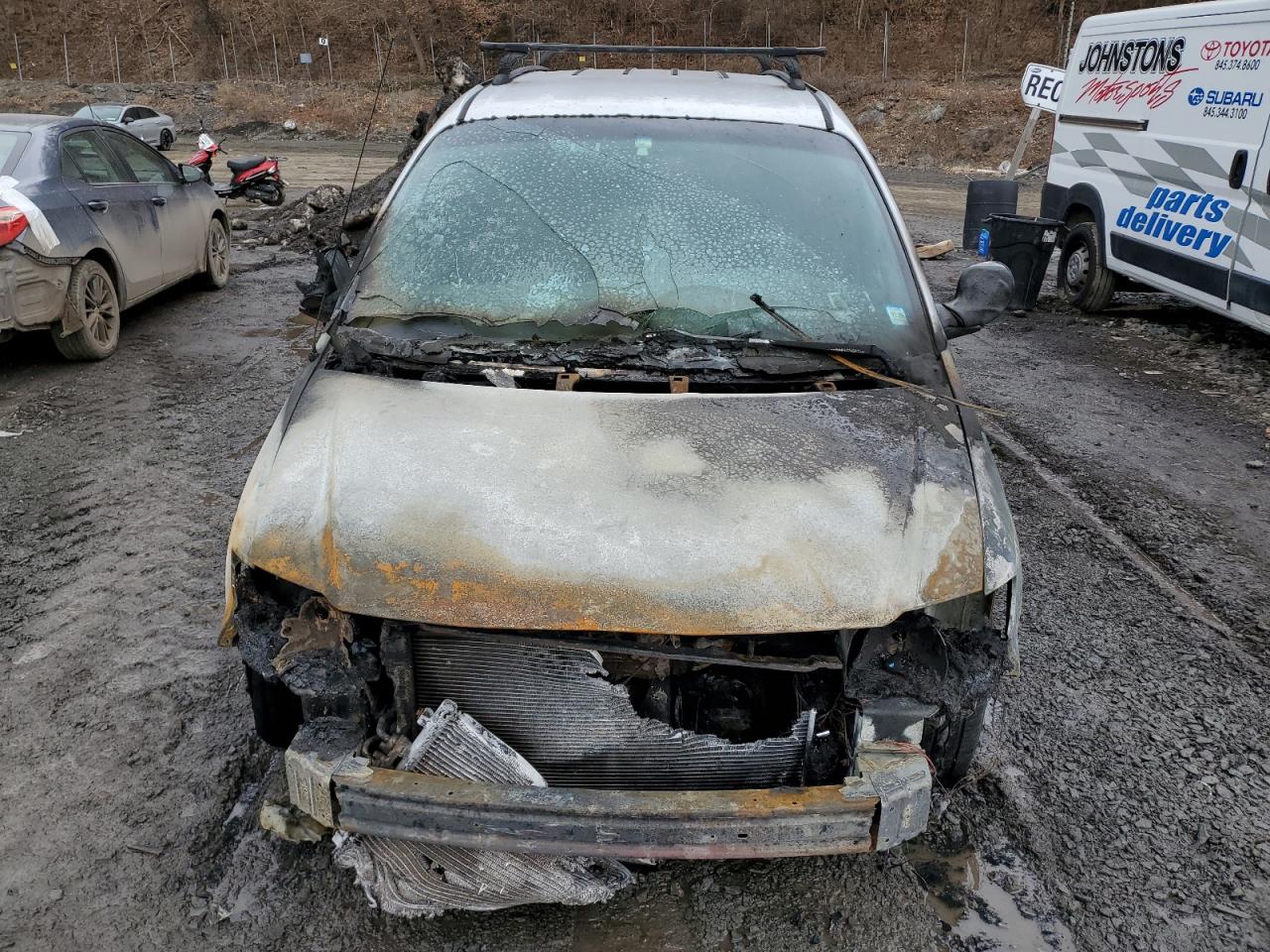 2001 Chrysler Voyager VIN 1C4GJ45341B258517 Copart auction photo, burn damage thumbnail 5