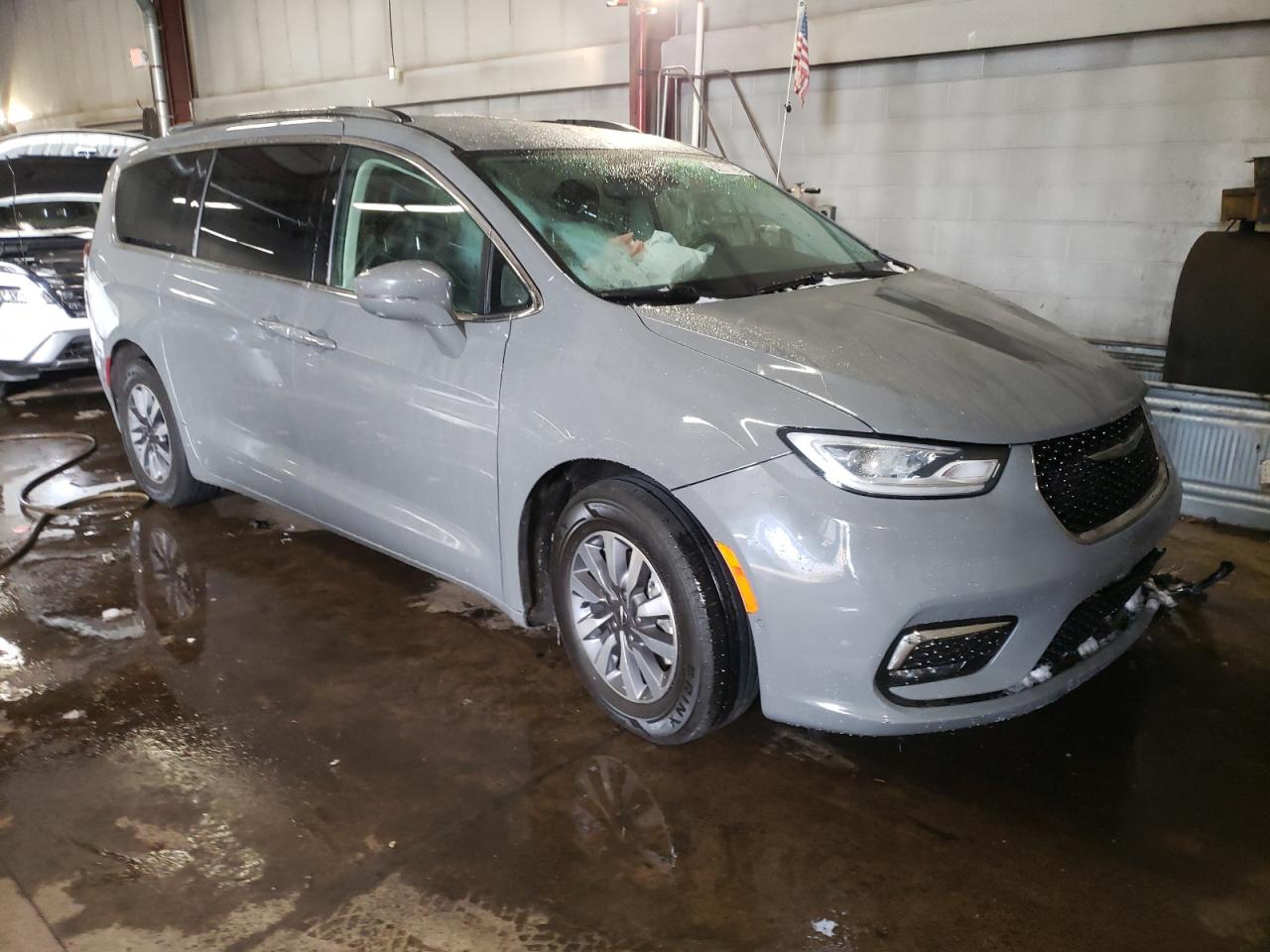 2021 Chrysler Pacifica VIN 2C4RC1L78MR580770 Copart auction photo, front end / minor dent/scratches damage thumbnail 4