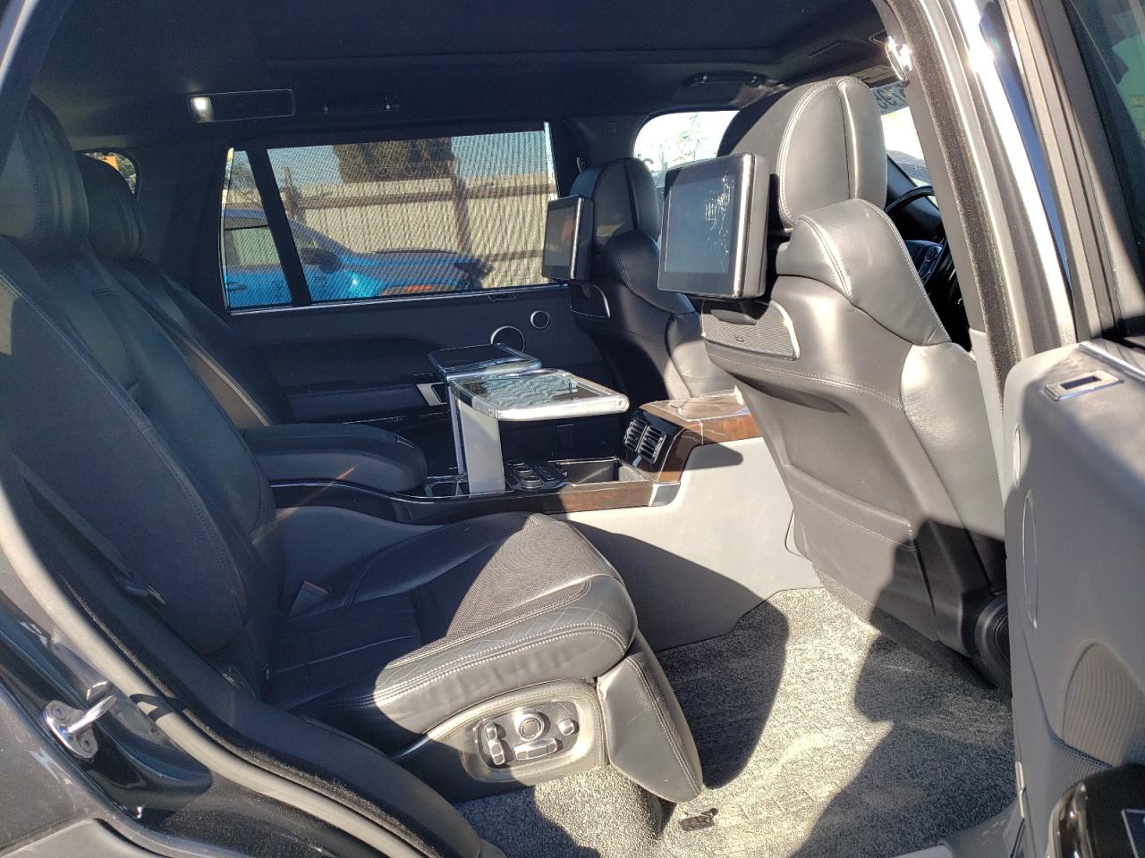 2017 Land Rover Range Rover VIN SALGW3FEXHA339073 Copart auction photo, minor dent/scratches damage thumbnail 11