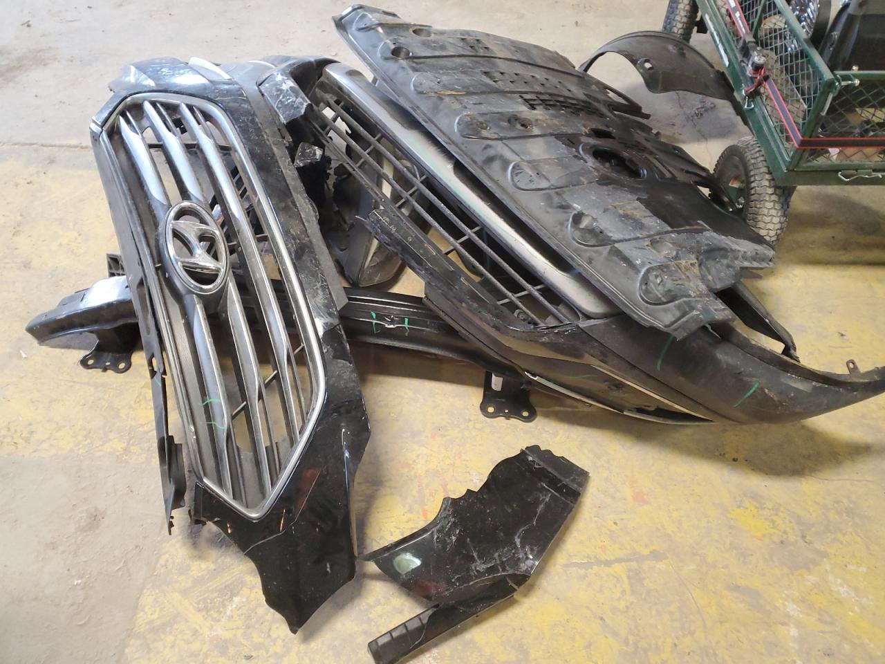 2018 Hyundai Santa Fe VIN 5XYZT3LB3JG512912 Copart auction photo, front end / side damage thumbnail 13