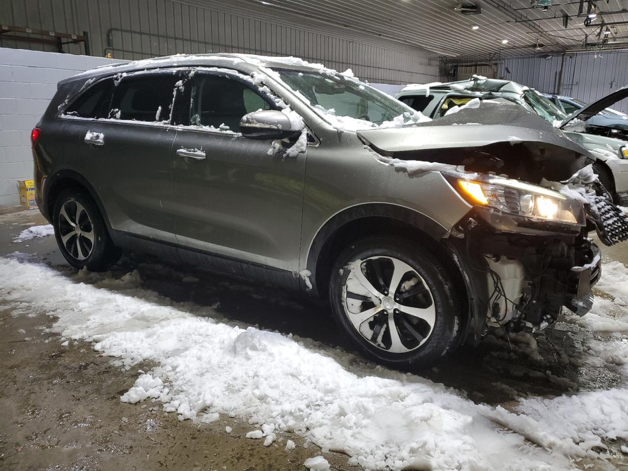2016 KIA Sorento VIN 5XYPHDA15GG003728 Copart auction photo, front end damage thumbnail 4