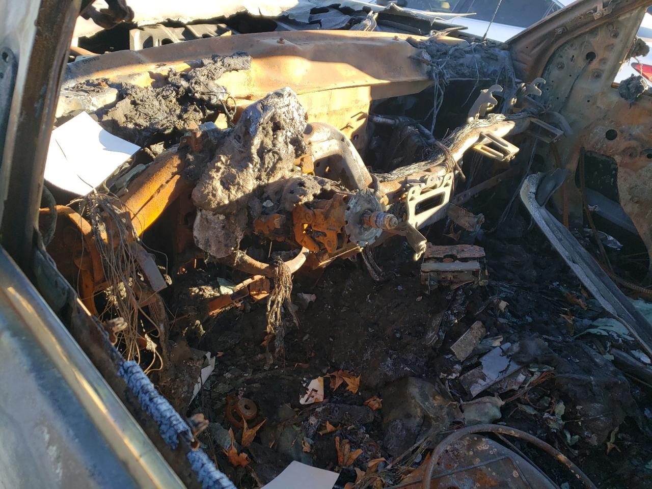 2015 GMC Sierra VIN 3GTU2VEC5FG327901 Copart auction photo, burn damage thumbnail 8