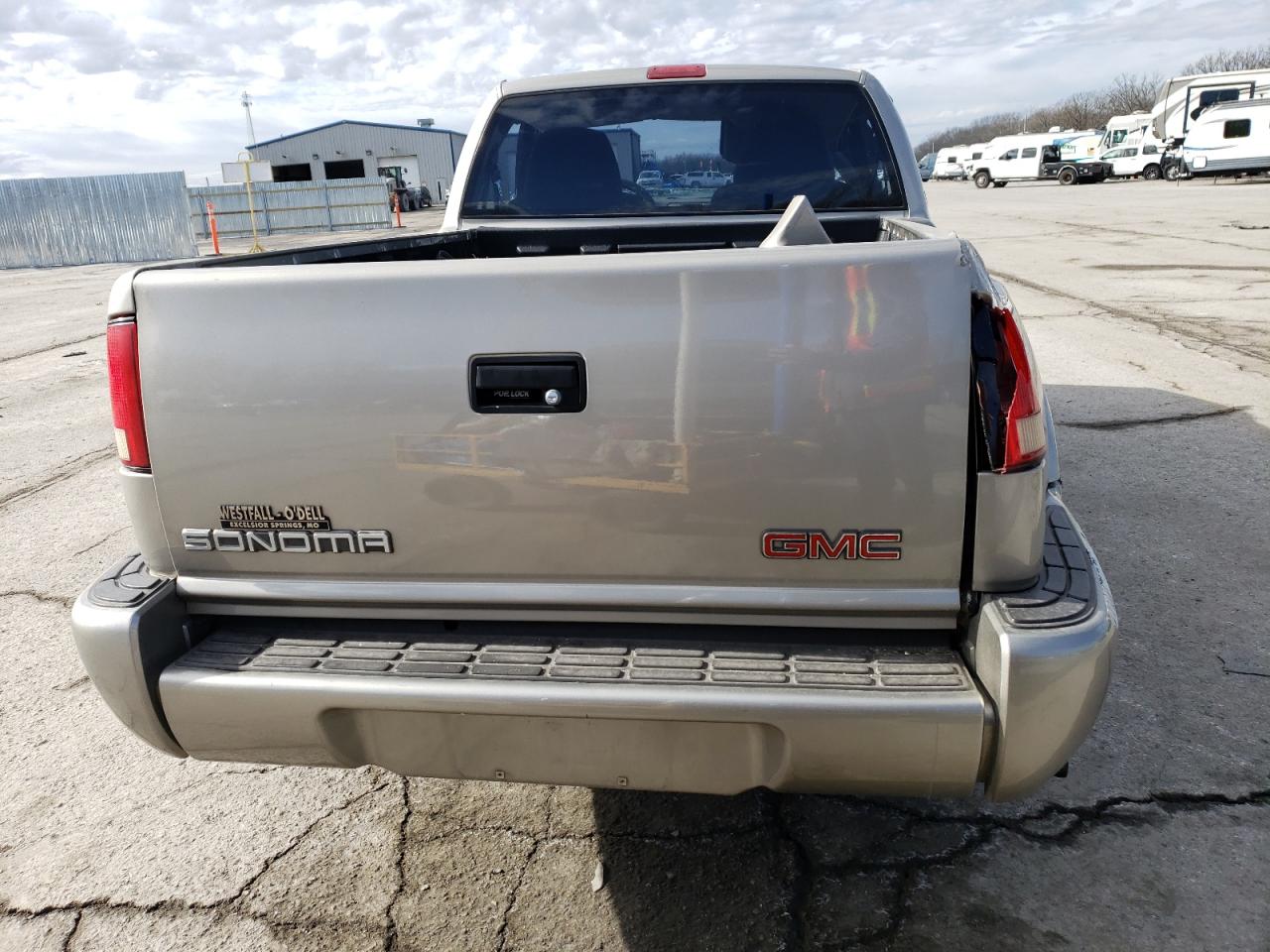 1998 GMC Sonoma VIN 1GTCS1446W8541476 Copart auction photo, rollover damage thumbnail 6