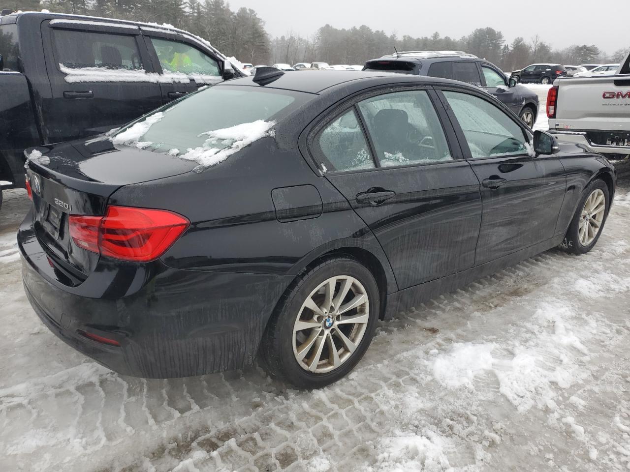 2016 BMW 3er VIN WBA8E5G56GNU20259 Copart auction photo, front end damage thumbnail 3