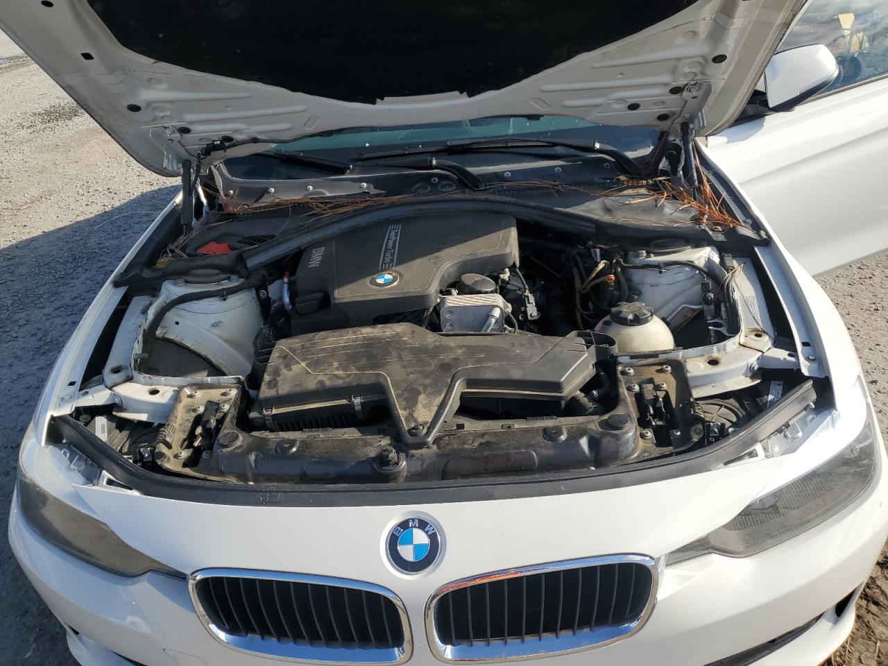 2014 BMW 3er VIN WBA3C3G5XENS67693 Copart auction photo, all over damage thumbnail 11