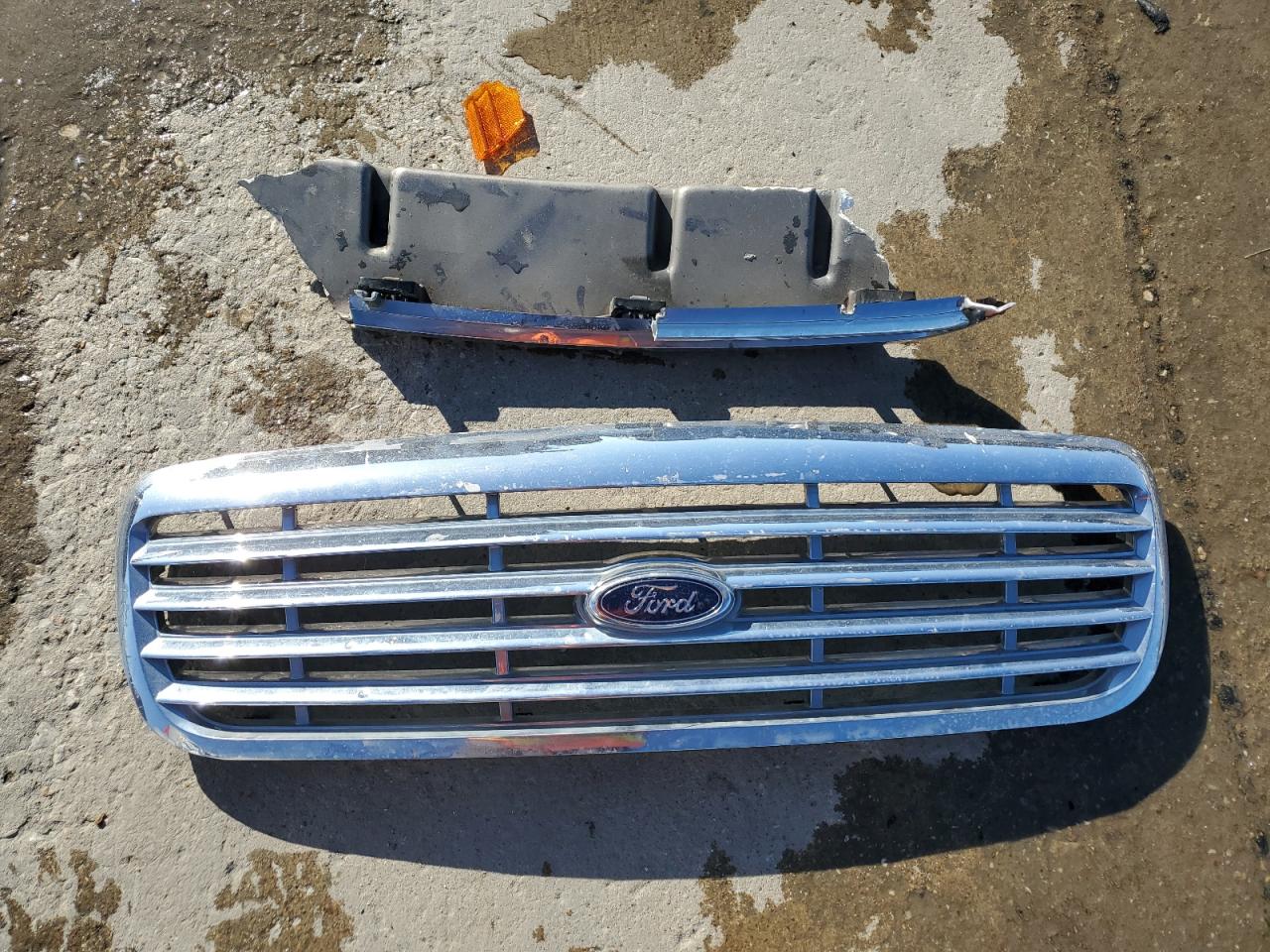2003 Ford Crown Victoria VIN 2FAFP74W93X158832 Copart auction photo, front end damage thumbnail 12
