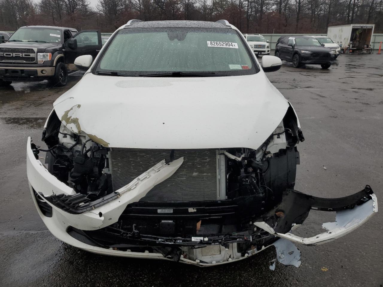 2019 KIA Sorento VIN 5XYPHDA55KG528347 Copart auction photo, front end / minor dent/scratches damage thumbnail 5