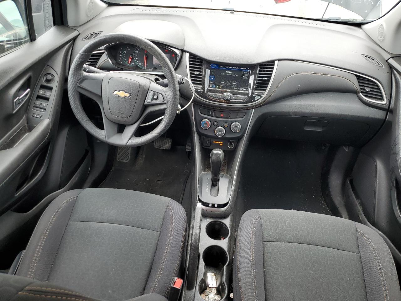 2019 Chevrolet Trax VIN 3GNCJKSB1KL400943 Copart auction photo, front end / minor dent/scratches damage thumbnail 8